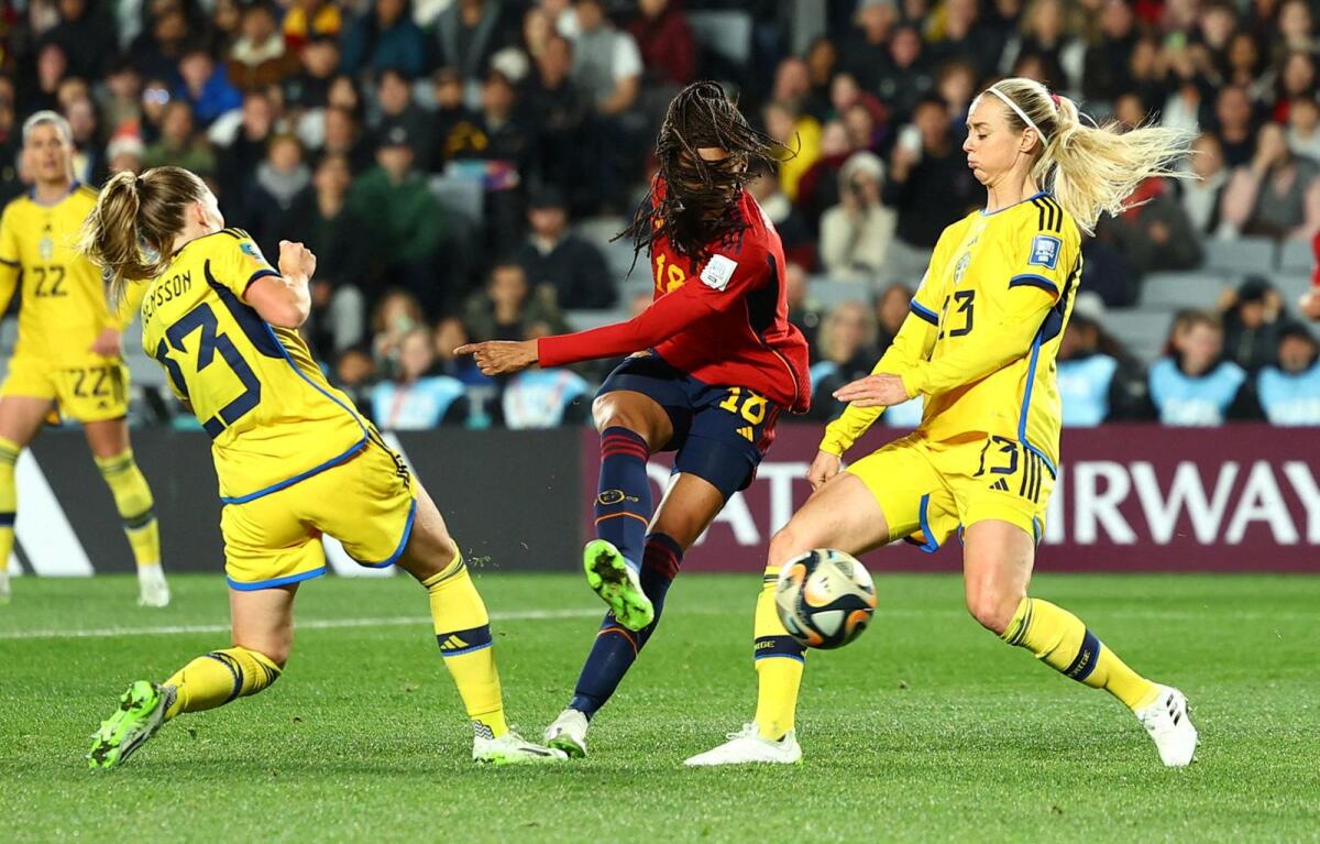 Salma Paralluelo score against Sweden. — Reuters