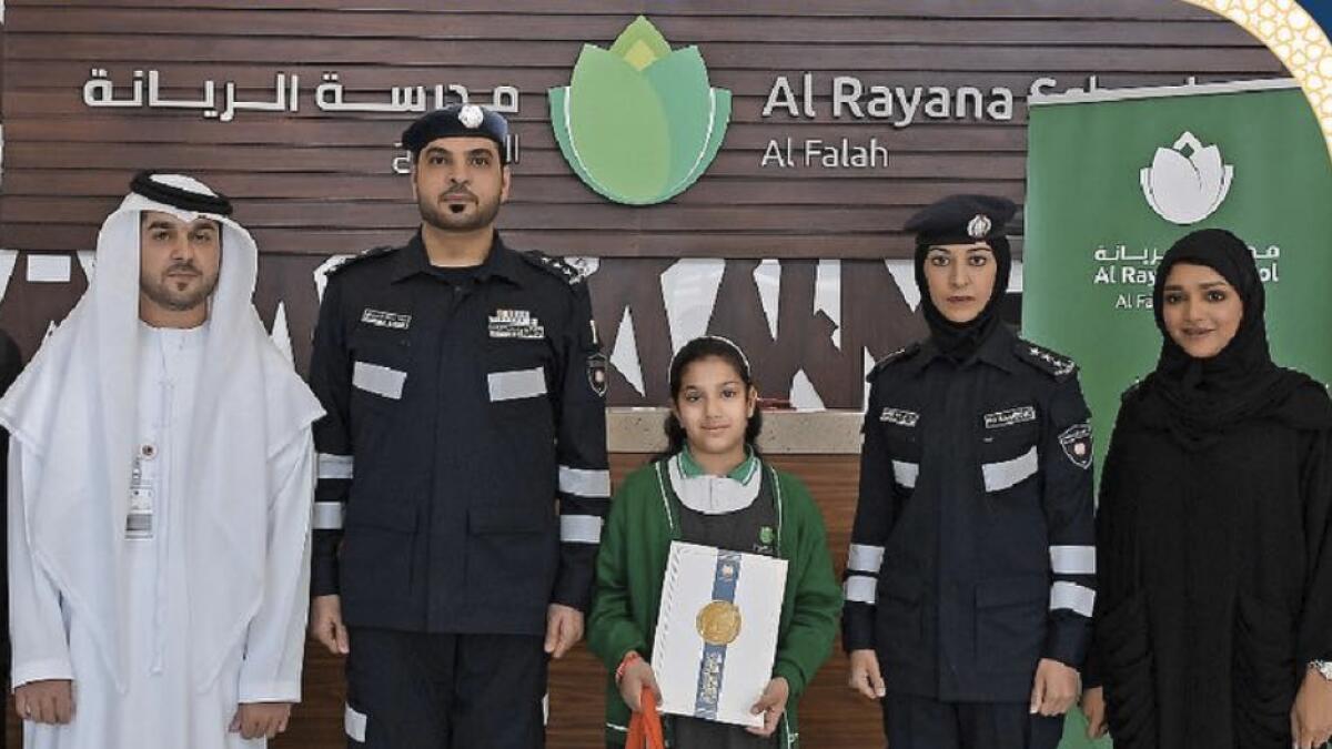 Quick-thinking girl calls 999, saves mothers life in UAE