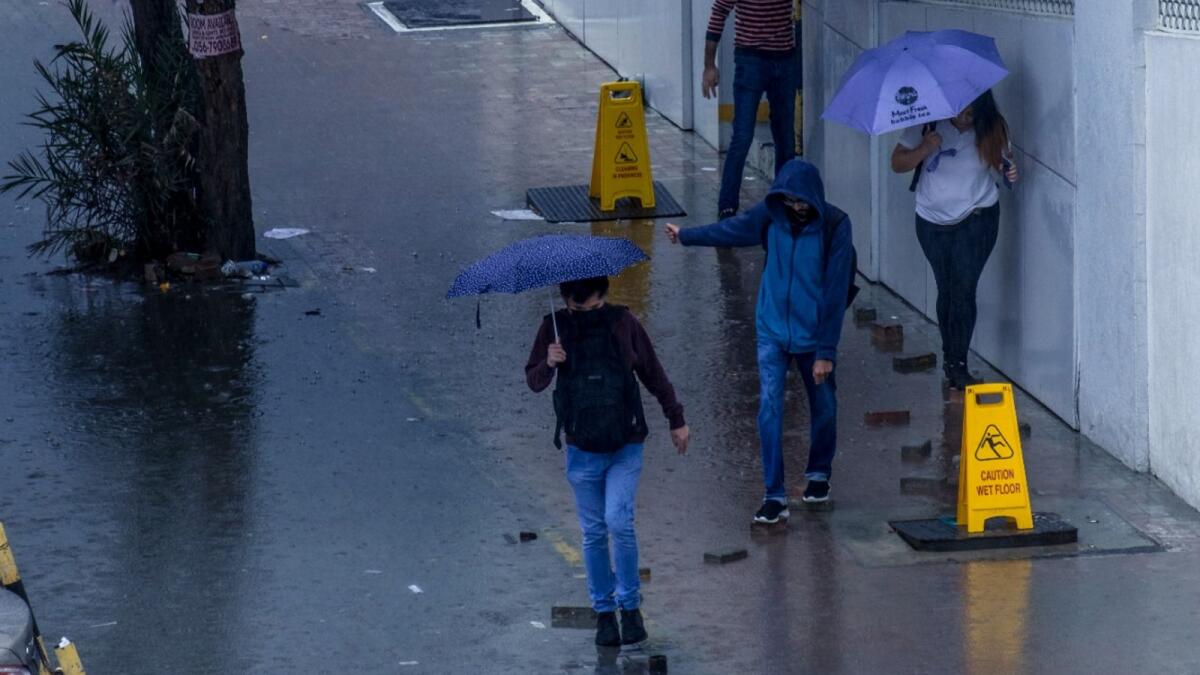 Video: Heavy rain and thunderstorms hit the Emirates;  Residents warn of unstable conditions – News