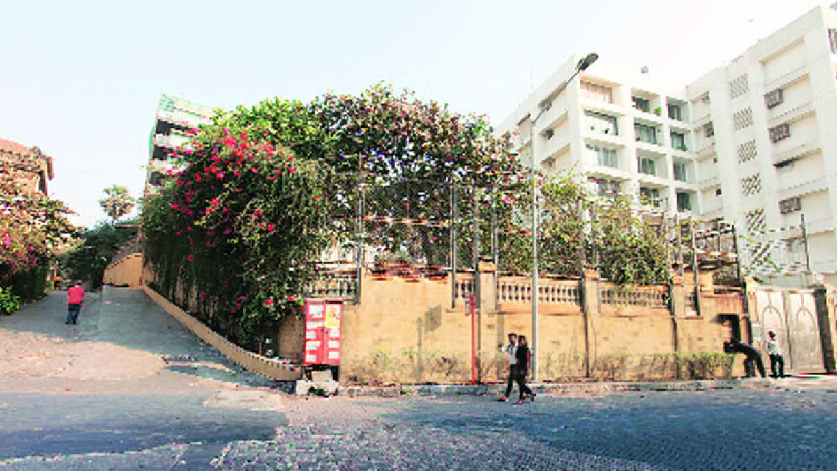 Shah Rukh fined Rs0.2 million for illegal ramp outside home