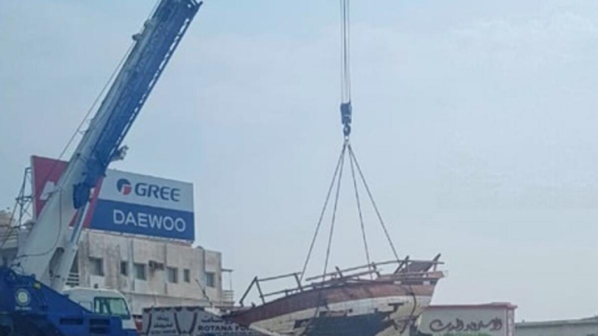 crane, boat, dhow, ras al khaimah, roundabout, facelift