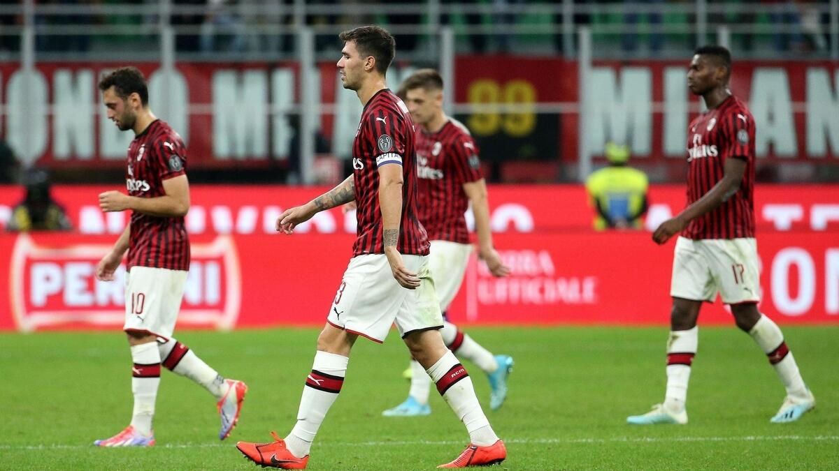 Defeat against Fiorentina adds to AC Milans woes