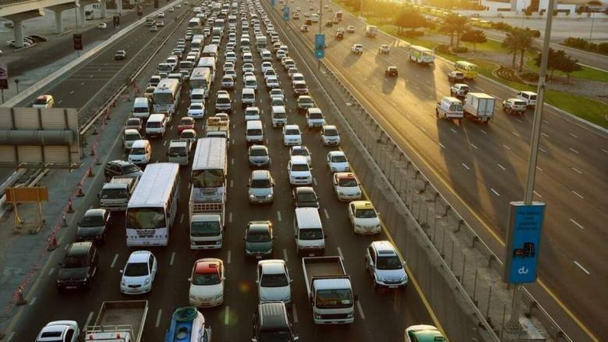 Dubai roads face heavy congestion after multiple accidents