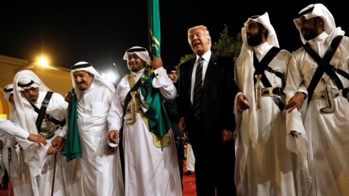 Video: Trump takes part in traditional Saudi sword dance