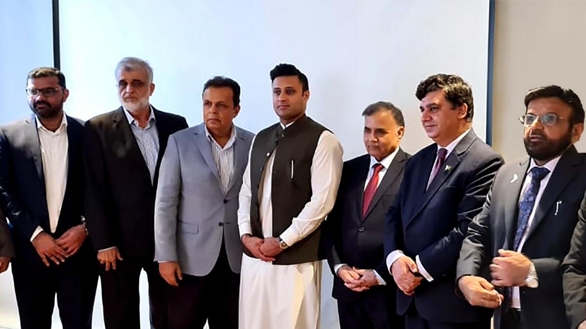 Syed Zulfiqar Bukhari, Special Assistant to Pakistan PM Imran Khan on Overseas Pakistanis and HRD (centre); with Ghulam Dastagir (third from right), Pakistan Ambassador to the UAE; Ahmed Amjad Ali (second from right), Consul-General of Pakistan in Dubai; and Pakistani businessmen Imran Chaudhry, Iqbal Dawood, Ahmed Shaikhaini and  Shabbir Merchant.