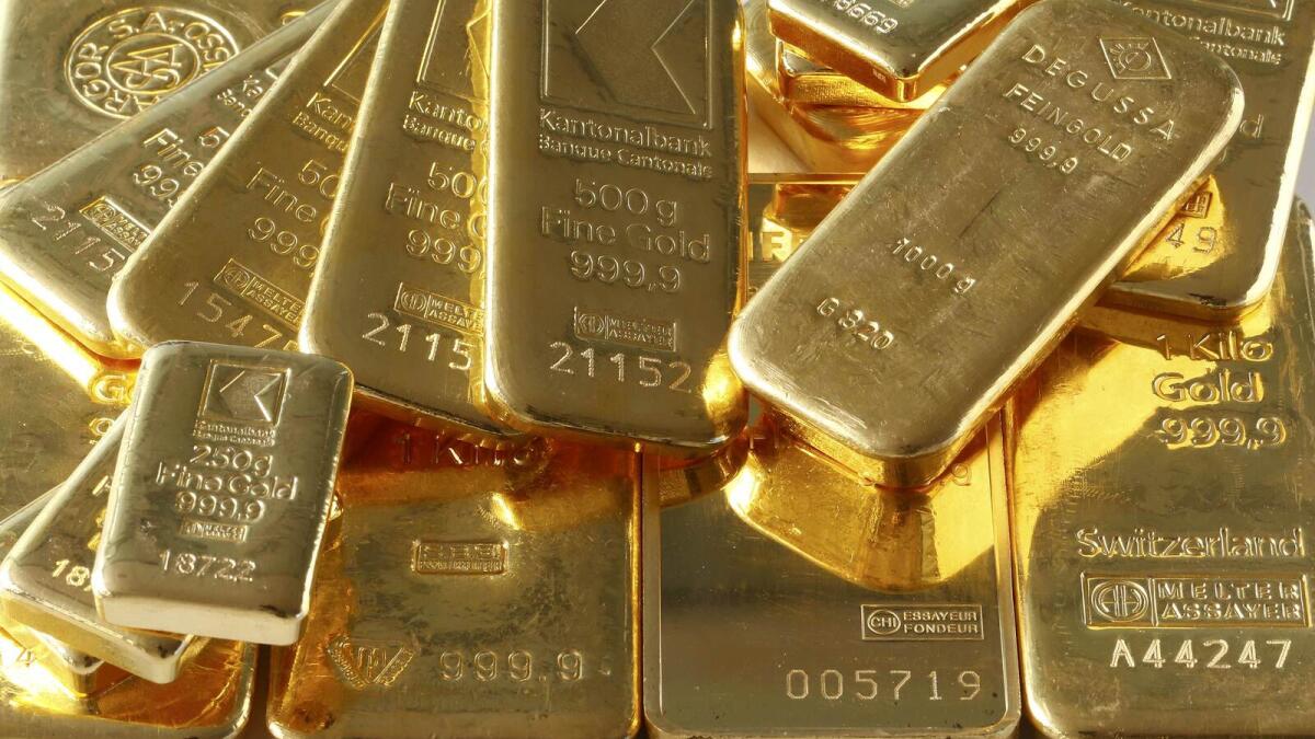 India gold imports plunge 52%