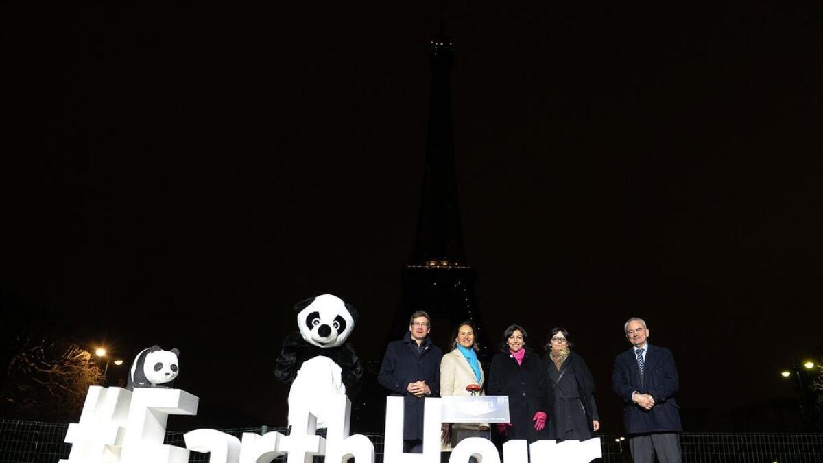 Cities and monuments to dim lights for Earth Hour