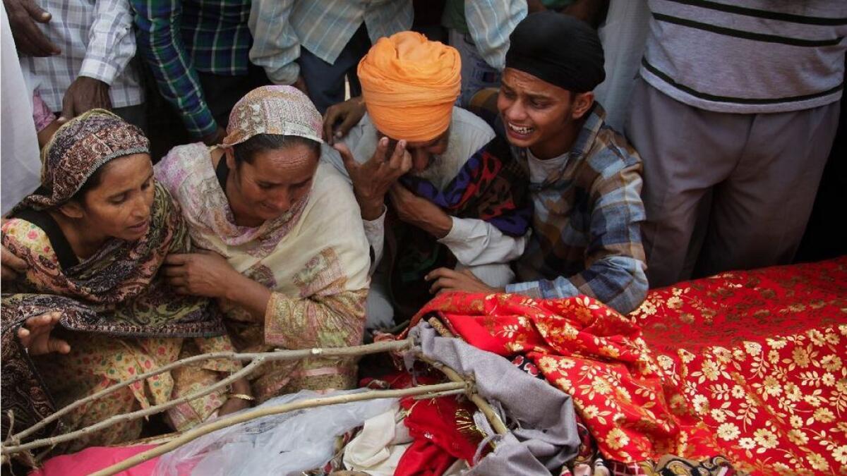 India, Pakistan trade border fire in Kashmir, 8 killed
