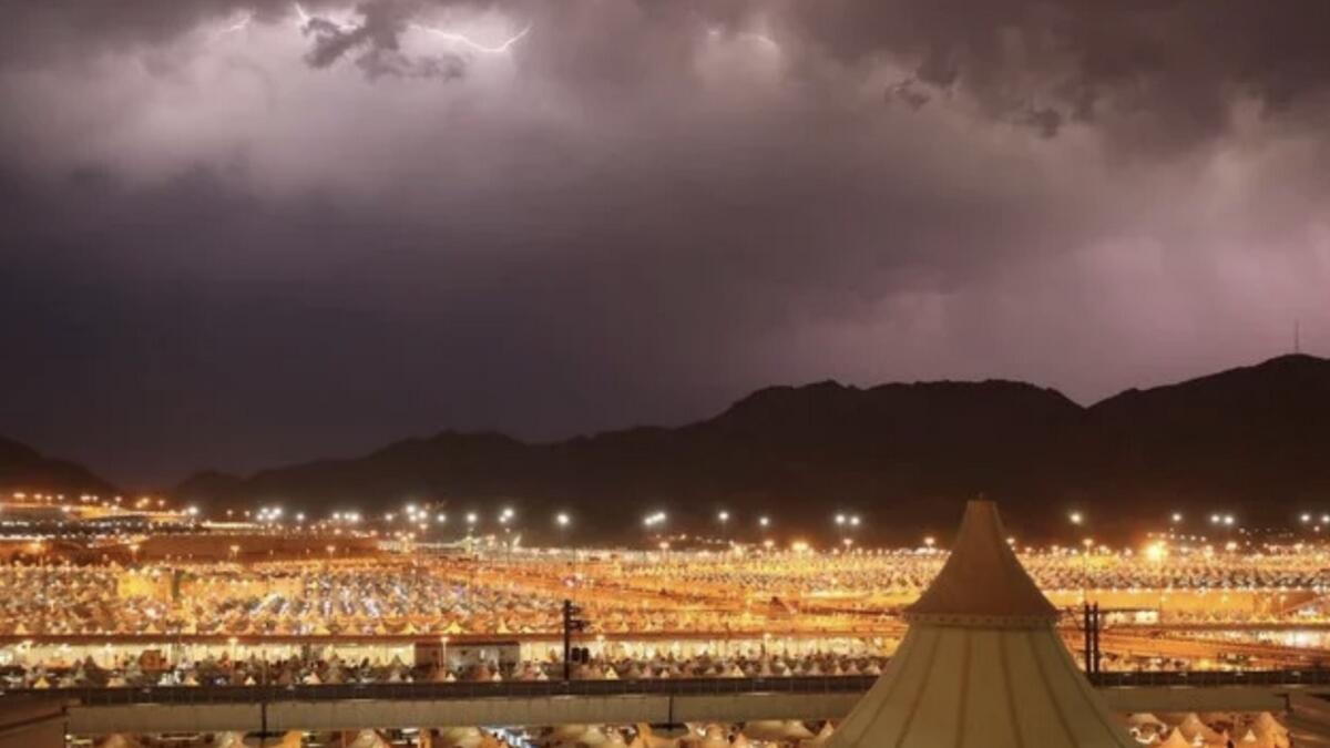 Video: Heavy rains greet Haj pilgrims in Saudi Arabia