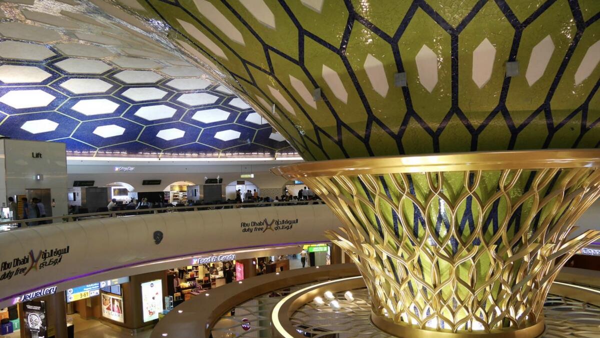  UAE, coronavirus, Digital campaign, celebrates, Abu Dhabi airport, employees,