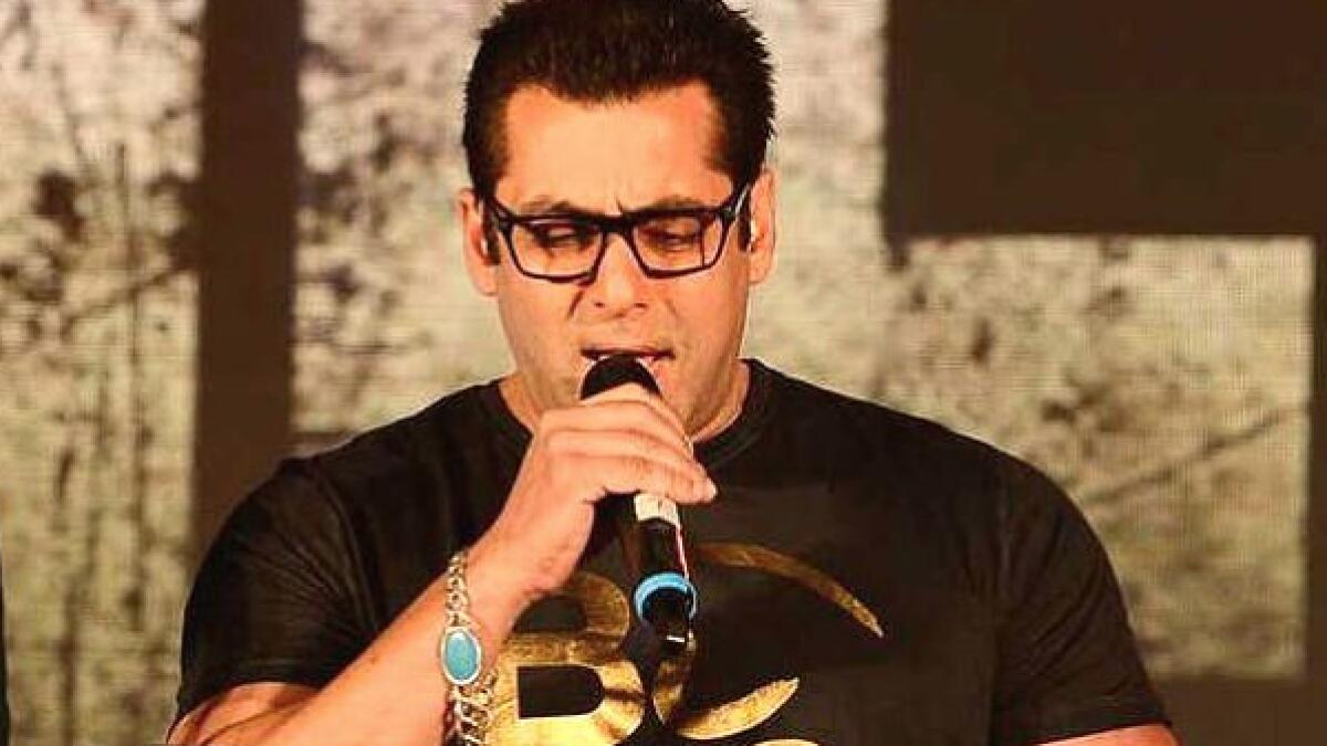 Video: Guess the song Salman Khan sang at his parents anniversary 