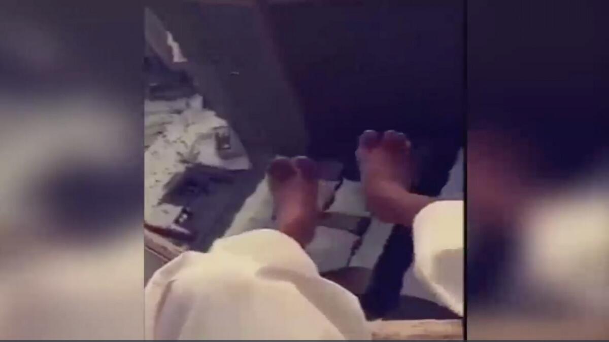 Video: Man performs dangerous stunt near Makkah 