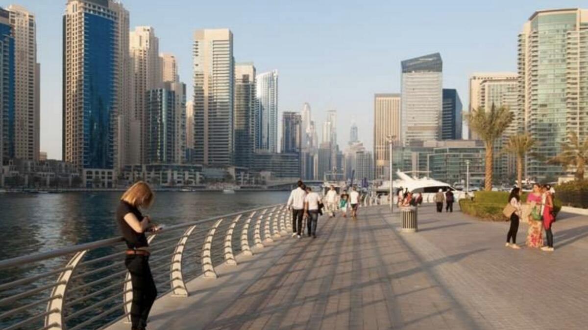 Weather: UAE wakes up to cool, misty morning 