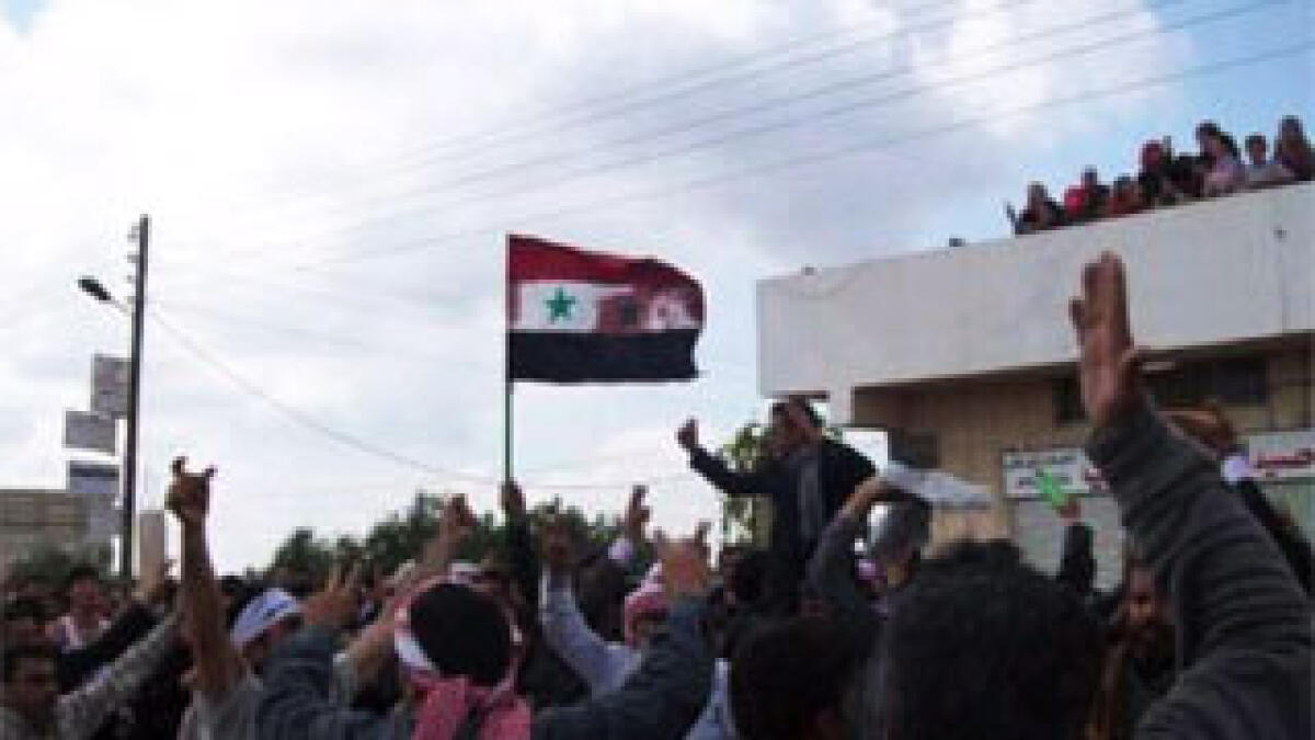 Syria rebels ‘overrun town’ ahead of Arab meet