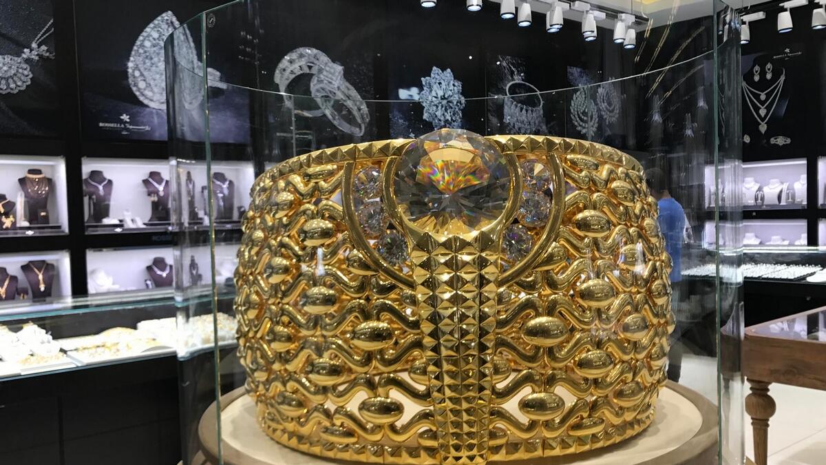 VIPs offer Dh20m for worlds largest gold ring in Dubai