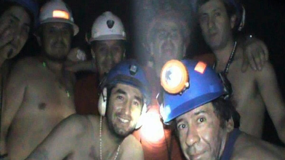 Chilean miners, decade, divided