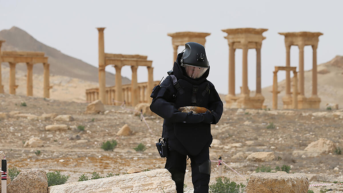 Russian deminers comb Palmyra for bombs