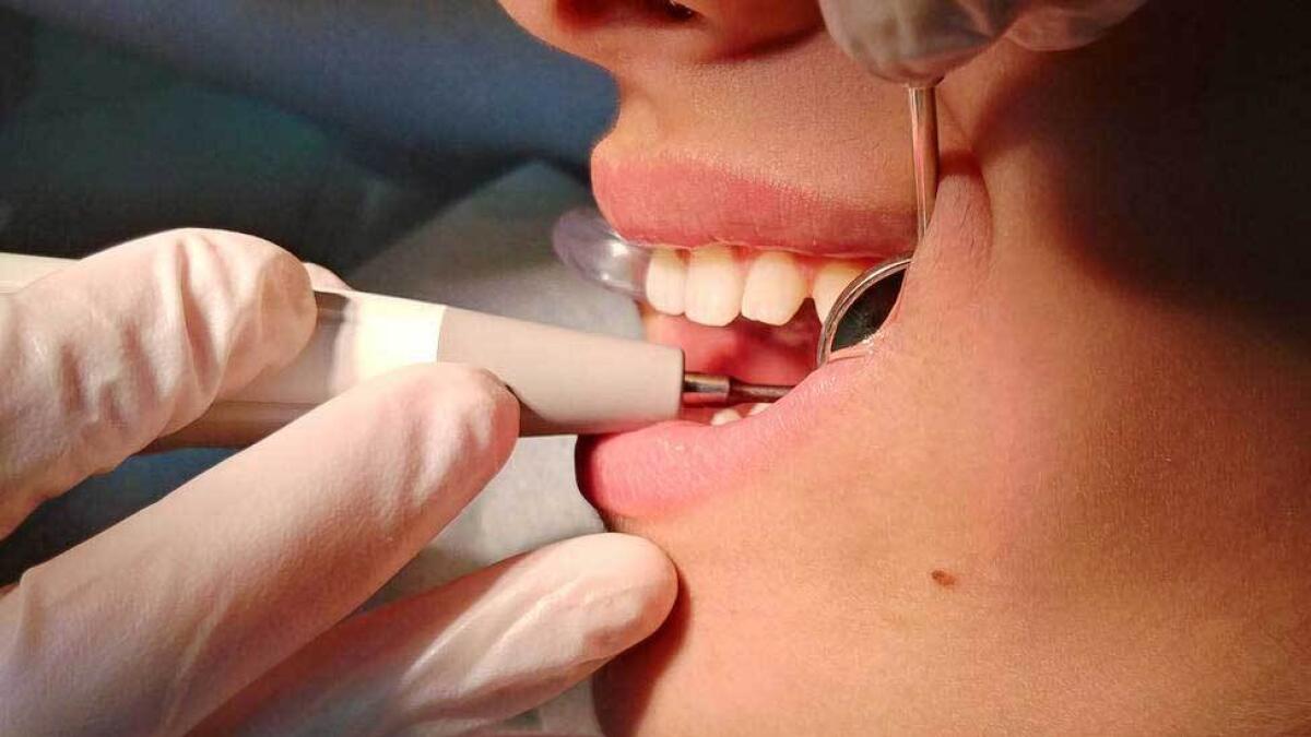 Man pulls own teeth after waiting for doctors for 18 months