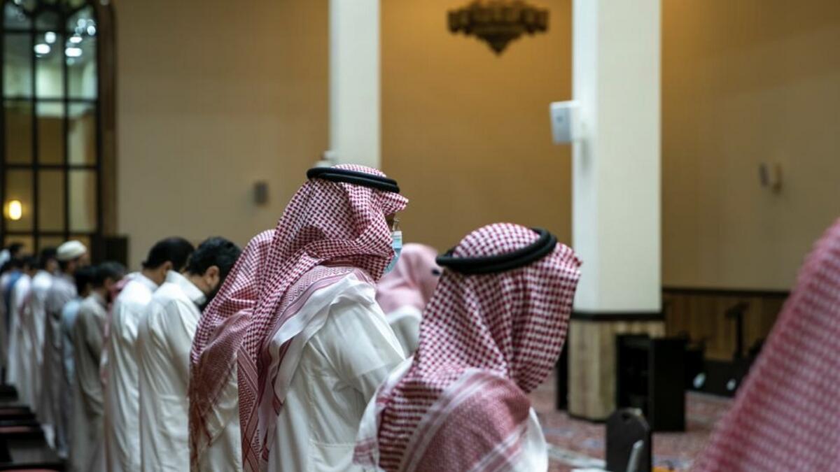 Saudi mosques, Worshippers, Fajr prayers, Shawwal 8