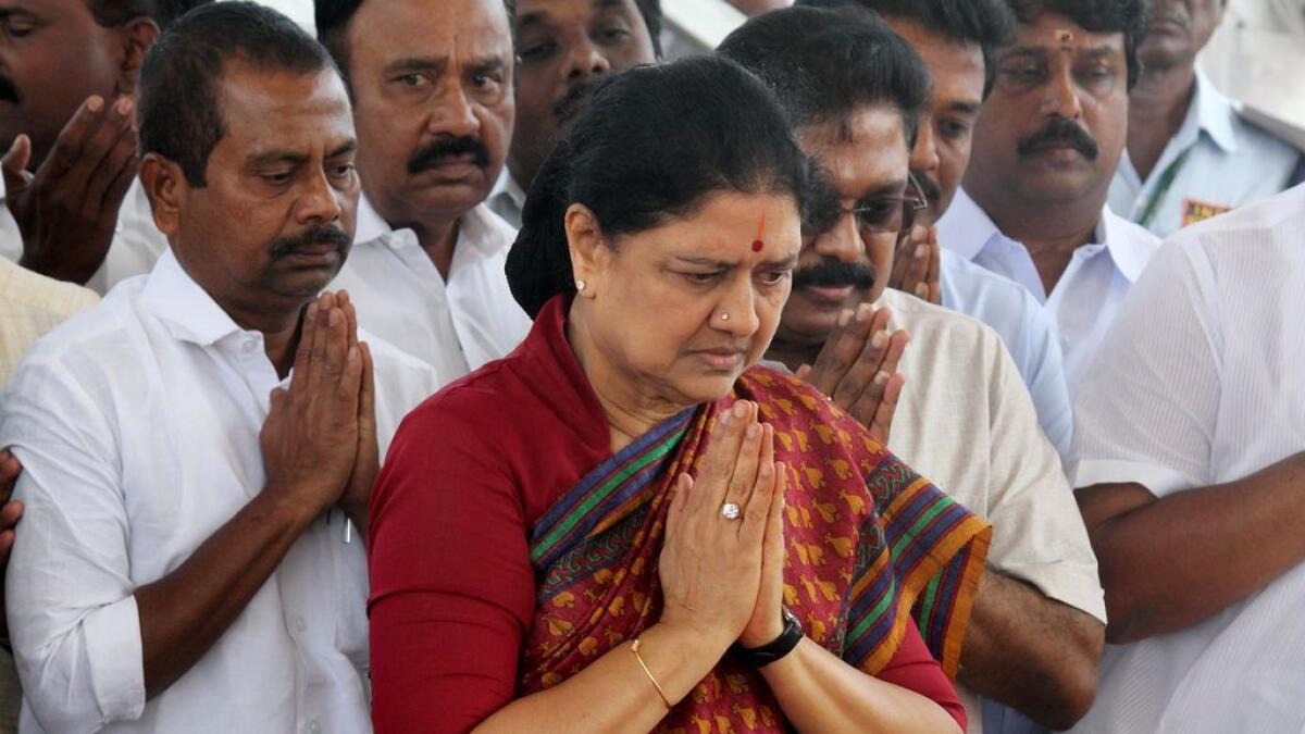 Sasikala surrenders, clashes erupt in Tamil Nadu