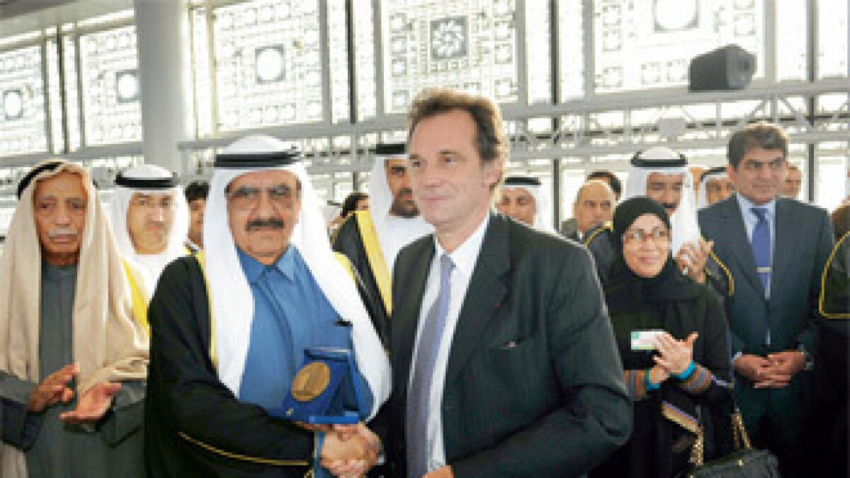 Hamdan bin Rashid visits Unesco HQ
