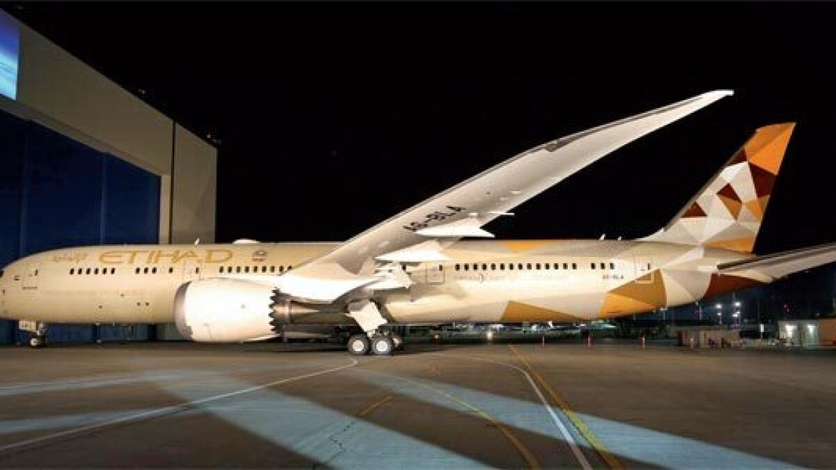 Etihad Airways rolls out first Boeing 787-9 Dreamliner