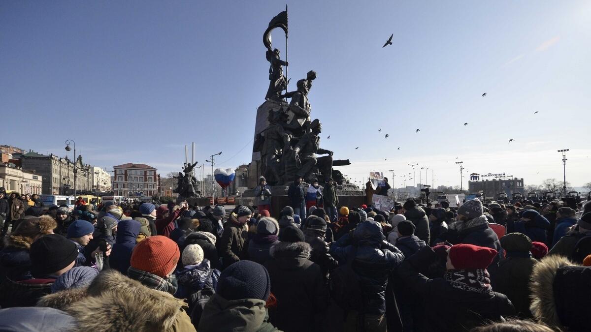 Russian opposition takes to streets, calls for election boycott 