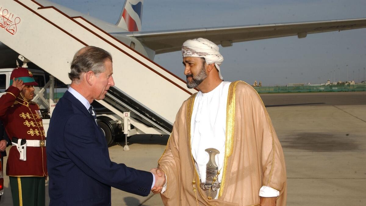 Al Said often played an important diplomatic role. He represented Oman abroad and welcomed Britain’s Prince Charles and his wife Camilla, for example, upon their arrival to the country for a visit in 2016.