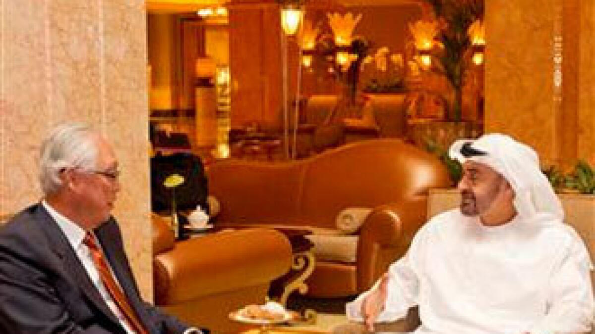 Gen Shaikh Mohammed bin Zayed receives Singapore, French officials