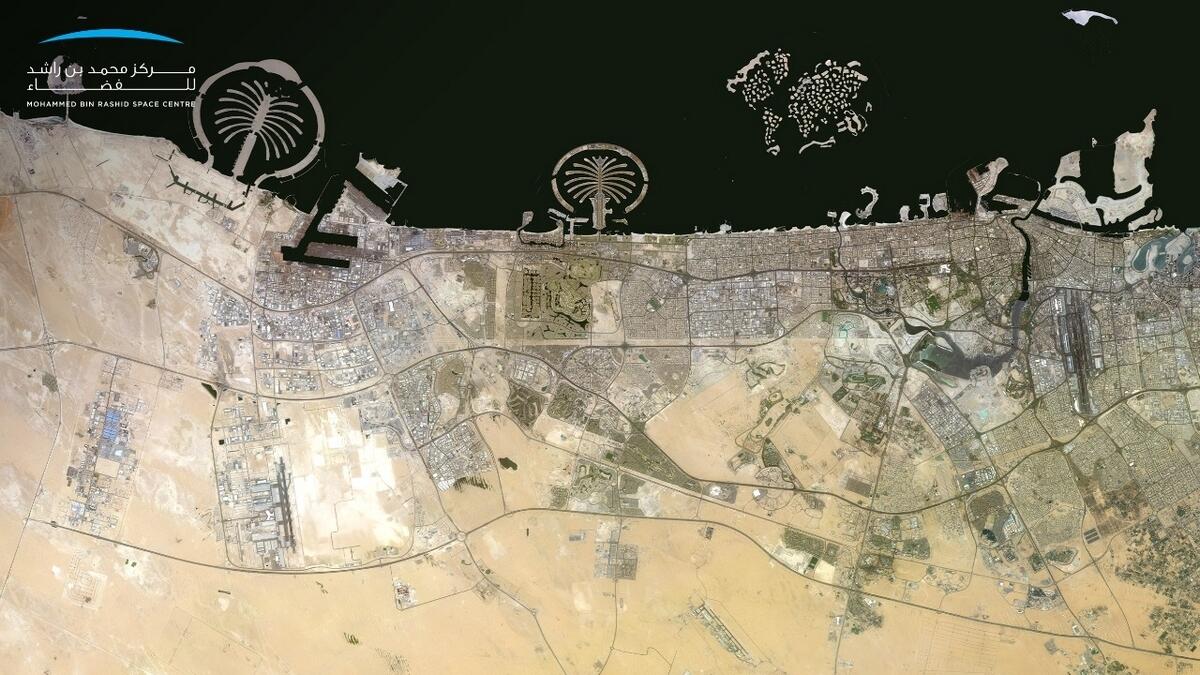 dubai. abu dhabi, satellite images
