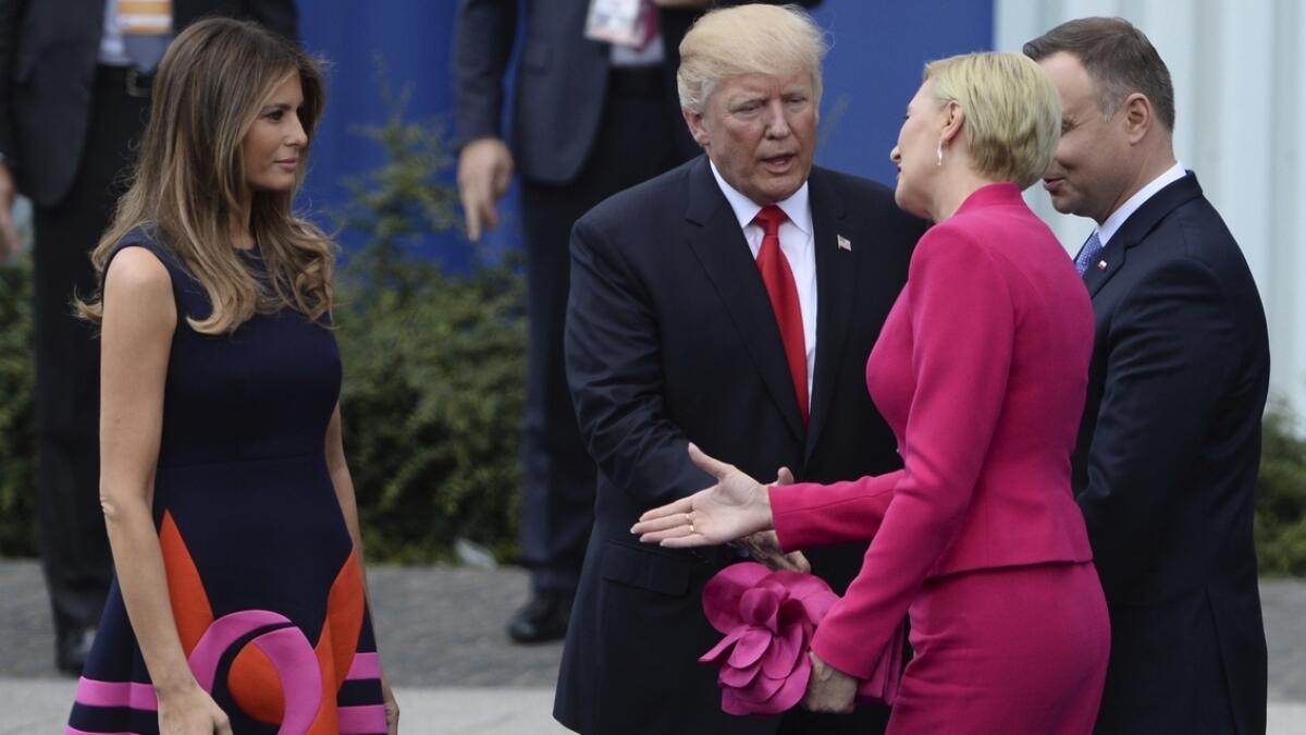 Video: Did the Polish first lady just dodge Trumps handshake?