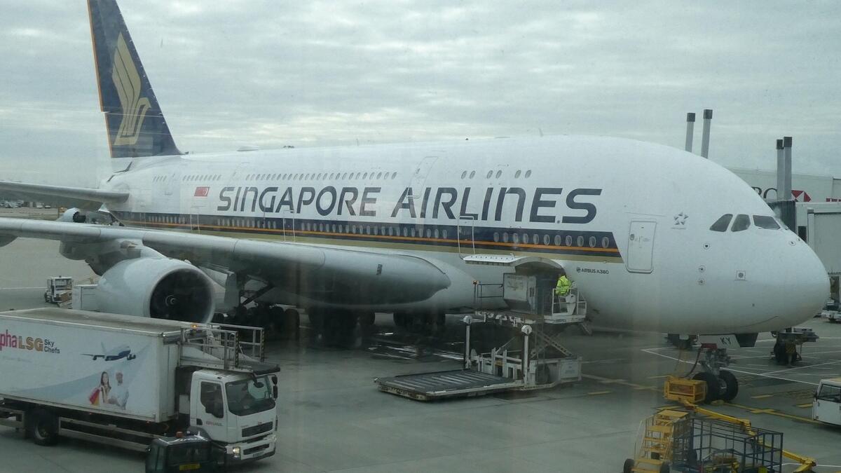 singapore airlines, covid-19, coronavirus, dine in, airplane food