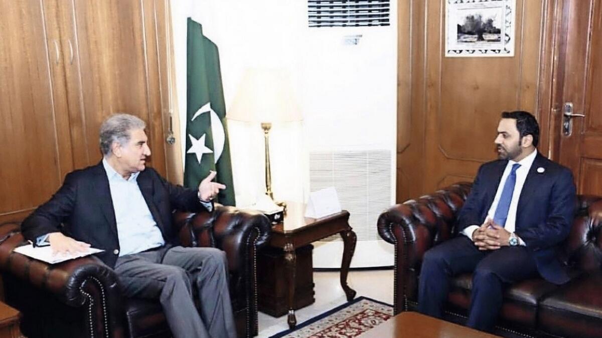 Hamad Obaid Ibrahim Salem Al Zaabi with Pakistan's Foreign Minister, Makhdoom Shah Mahmood Qureshi