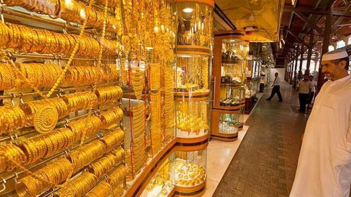 Dubai gold holds near 4-month high, set to rise more?  