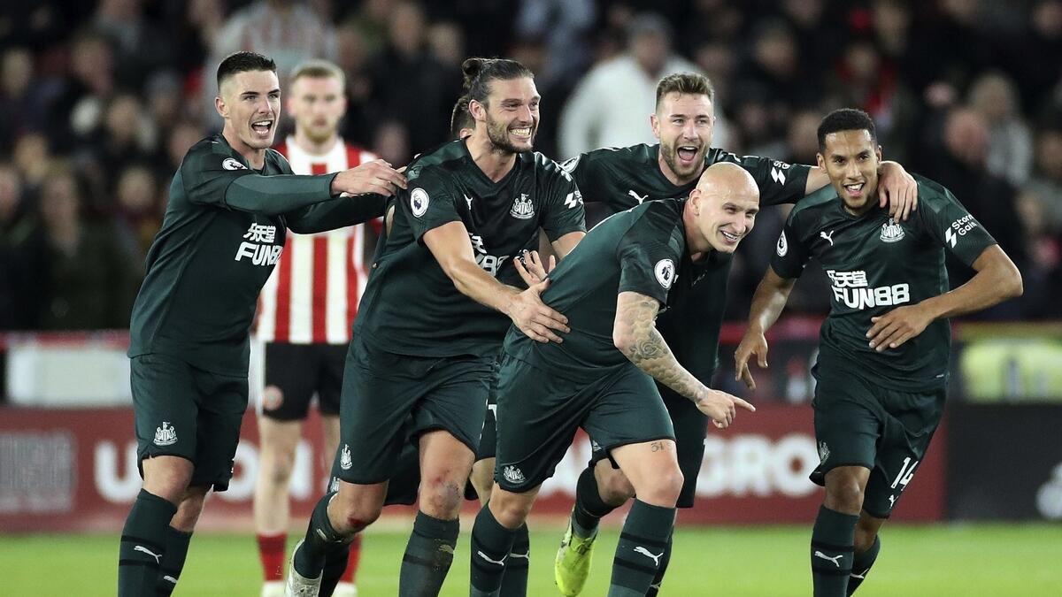 Newcastle United's Jonjo Shelvey (front centre) celebrates with teammates after scoring his side's second goal against Sheffield United