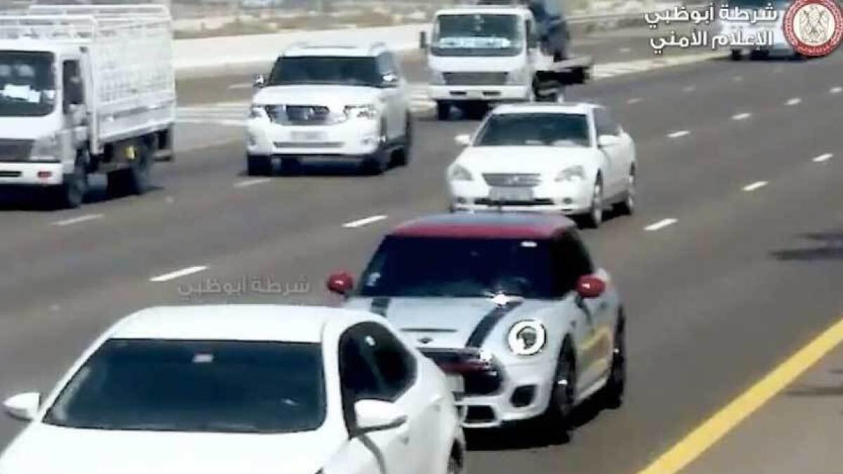 smart system, tailgaters, Abu Dhabi roads, Abu Dhabi Police, Abu Dhabi
