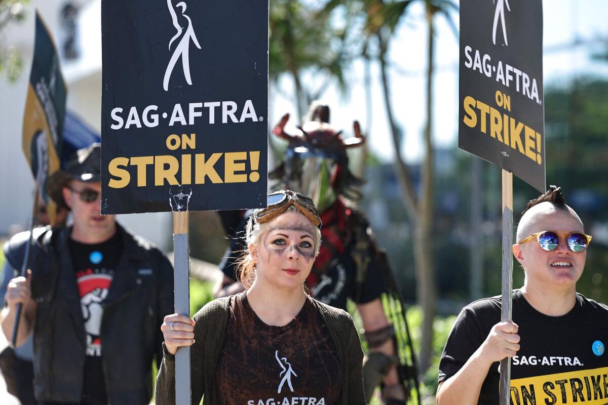 SAG-AFTRA members and supporters picket outside Netflix studios on day 118 of their strike against the Hollywood studios on November 8, 2023 in Los Angeles, California. Photo: AFP