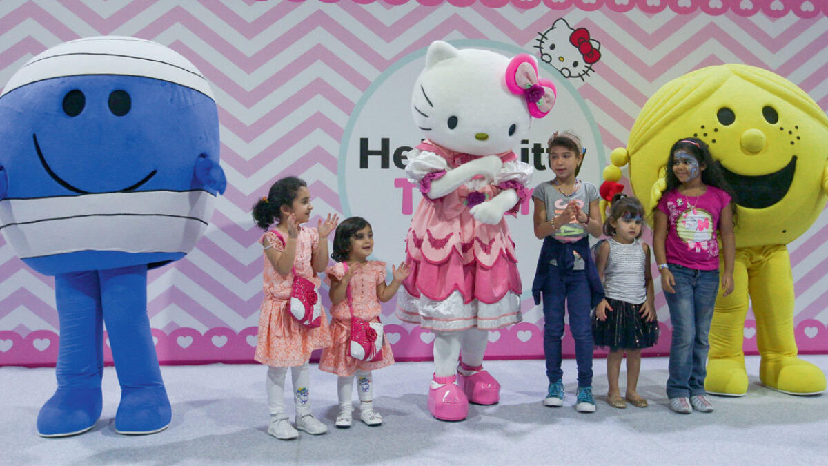  KITTY TIME ... Children meet Hello Kitty and friends.