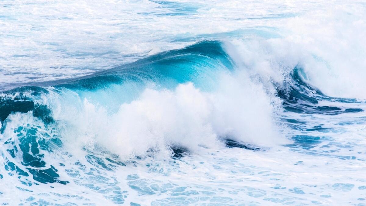 UAE issues huge waves weather warning