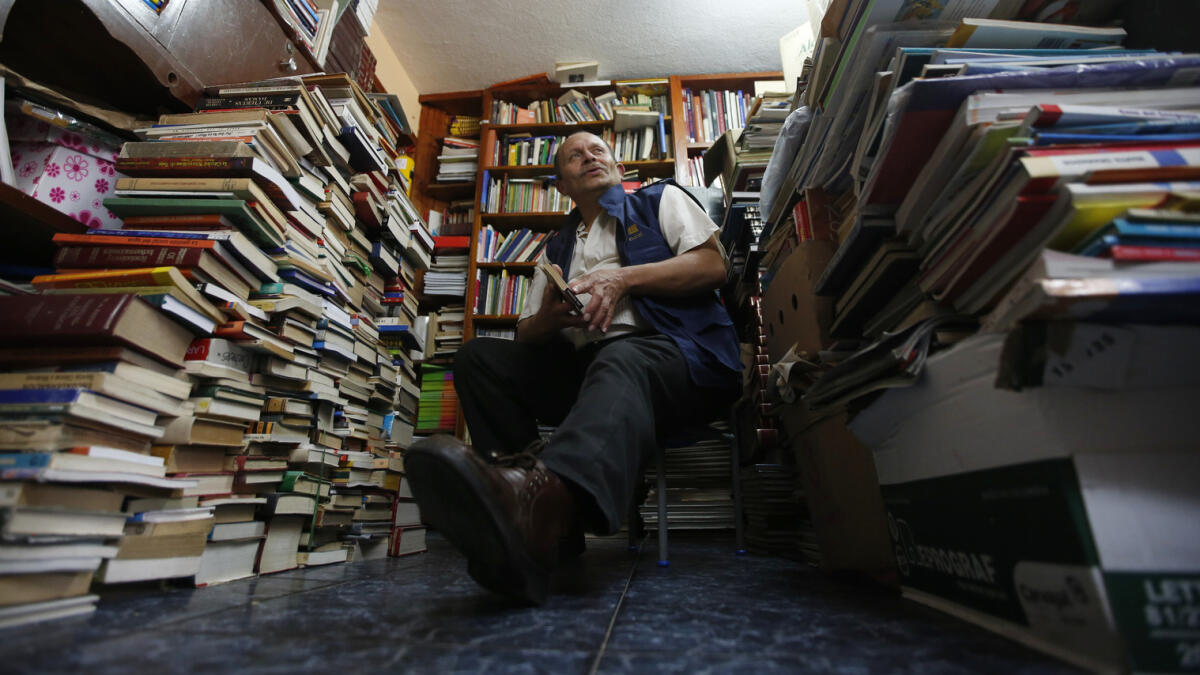 How one Colombian man built a library from trash