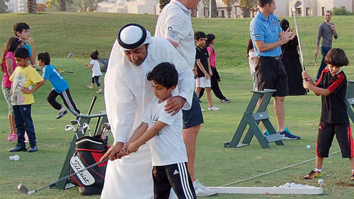 20 Emirati families get golfing lessons