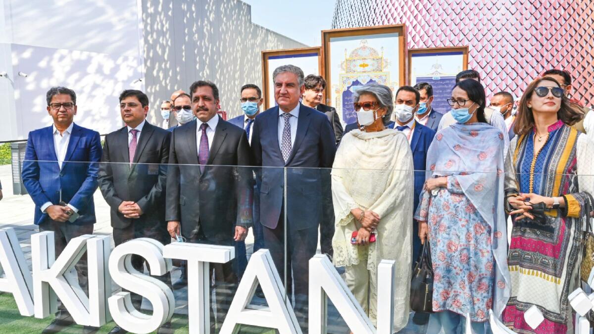 Pakistan Foreign Minister Shah Mehmood Qureshi along with Pakistan Embassy and consulate officials atPakistan Pavilion in Expo 2020 Dubai. — KT photo M. Sajjad
