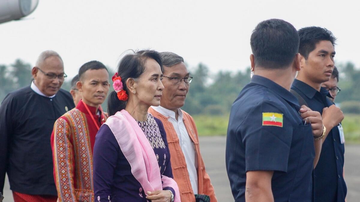 Suu Kyi visits Myanmars troubled Rakhine state