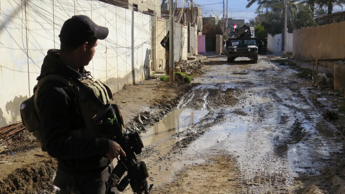 Daesh militants kill 12 in raid on Iraq police trainees