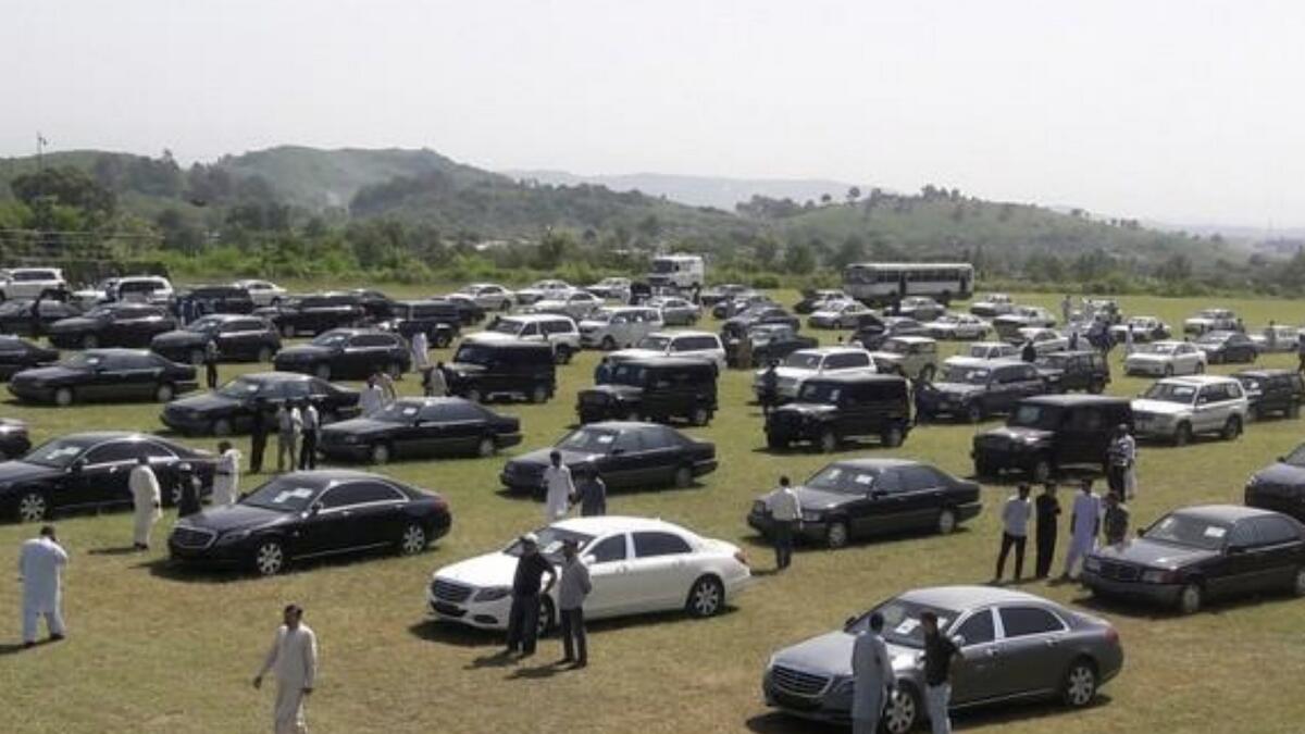 Pakistans austerity car auction falls short, Imran Khan commutes by helicopter