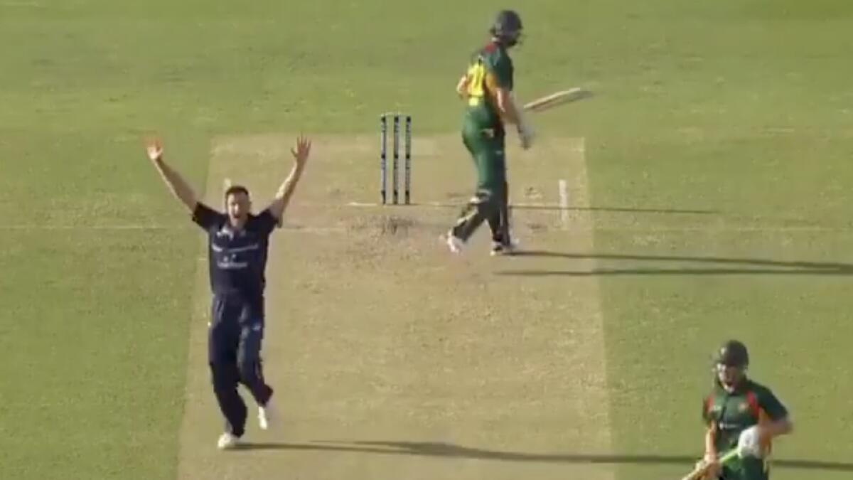 Video: Team lose 5 wickets for 3 runs in sensational match