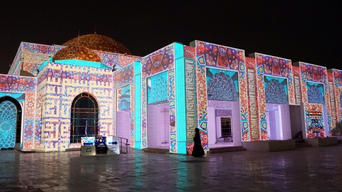 Ajmans unique mosque of artistry and colour