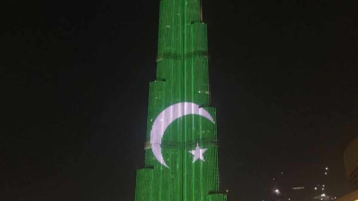 Dubais Burj Khalifa lights up in colours of Pakistan national flag