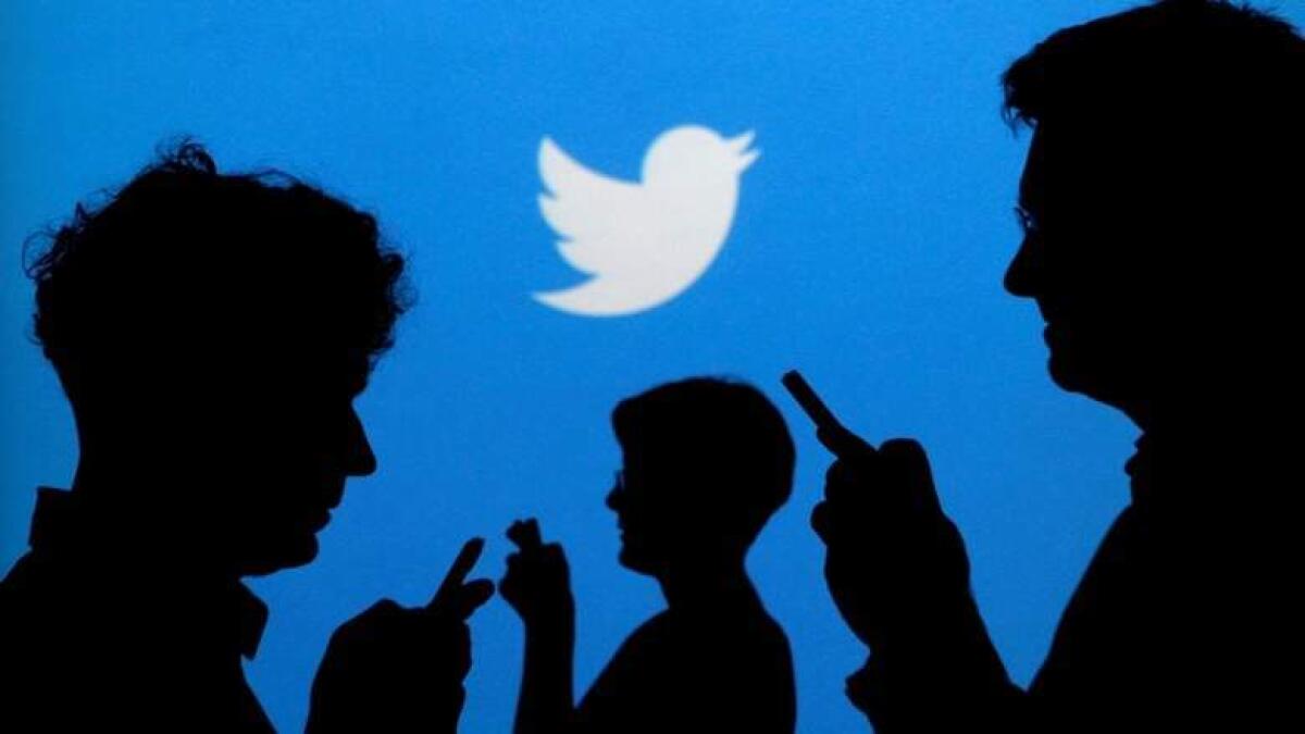Twitter bans 200 fake Russian accounts