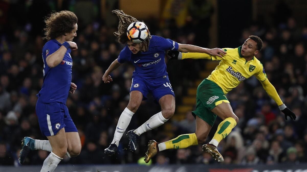 Hazard helps Chelsea advance in FA Cup